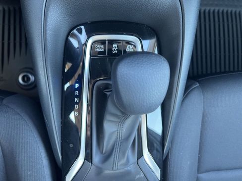 Used 2025 Toyota Corolla LE image 20