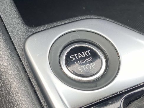 Used 2025 Nissan Sentra SV FWD image 29