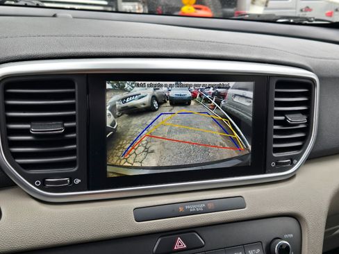 Used 2020 Kia Sportage LX image 21