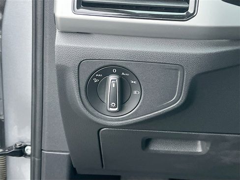 Used 2022 Volkswagen Atlas SEL Premium image 10