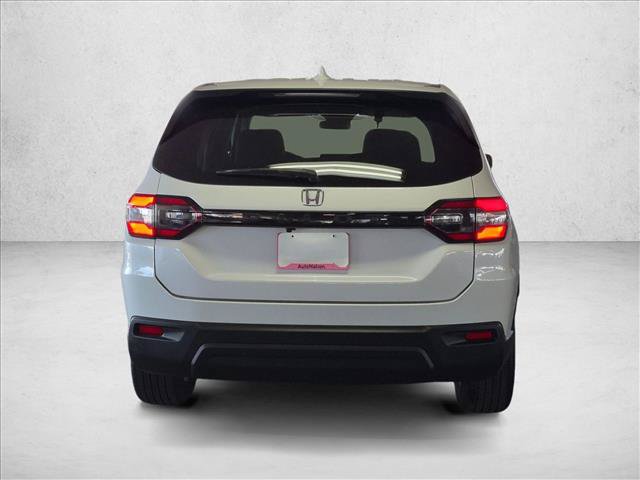 Used 2023 Honda Pilot LX image 7