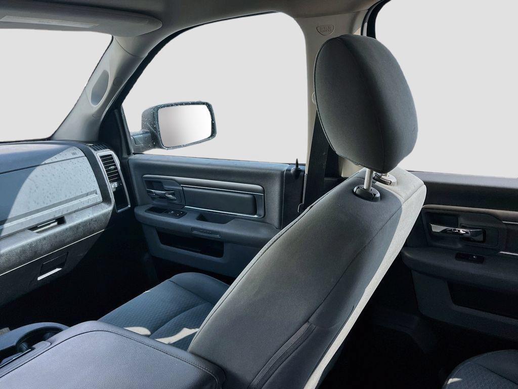 Used 2020 RAM 1500 Classic SLT AWD/4WD image 21