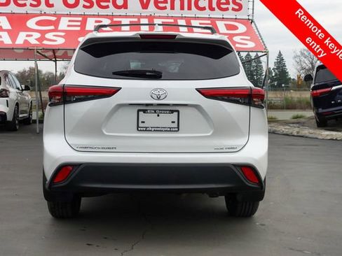 Certified 2023 Toyota Highlander XLE image 10