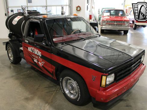 Used 1985 Chevrolet S10 Pickup 2WD Regular Cab image 3