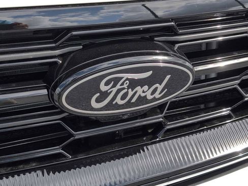 New 2025 Ford Expedition Max Platinum w/ Stealth Performance Package image 4