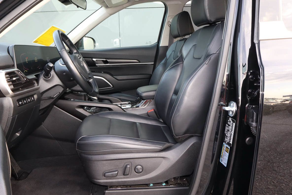 Used 2025 Kia Telluride S AWD/4WD image 7