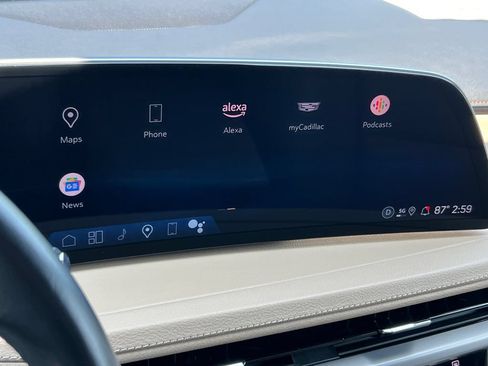 Used 2025 Cadillac XT4 Premium Luxury FWD image 36