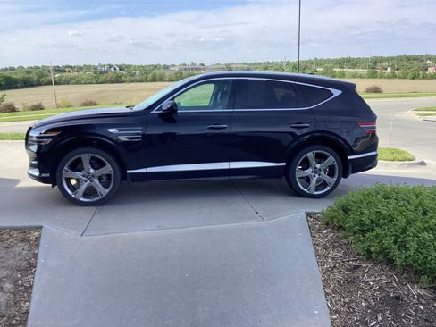 Used 2021 Genesis GV80 2.5T w/ Prestige Package 04 AWD/4WD image 2