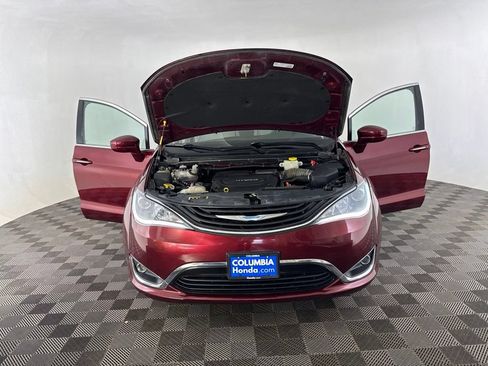 Used 2018 Chrysler Pacifica Touring Plus FWD image 8