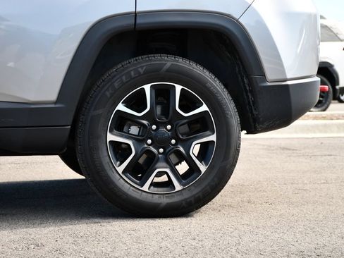 Used 2021 Jeep Compass Trailhawk AWD/4WD image 11
