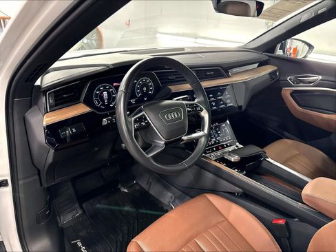 Used 2024 Audi Q8 e-tron Premium Plus w/ Premium Plus Package AWD/4WD image 15