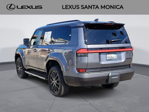 Used 2024 Lexus GX 550 w/ Cold Area Package AWD/4WD image 7