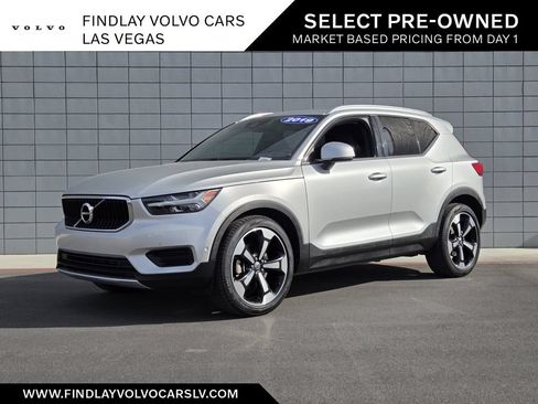 Used 2019 Volvo XC40 T5 Momentum AWD/4WD image 1