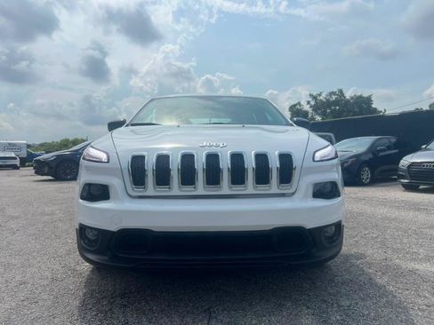 Used 2015 Jeep Cherokee Sport FWD image 2