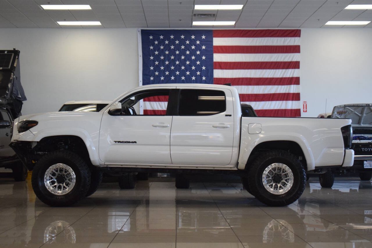 Used 2017 Toyota Tacoma SR5 RWD image 5