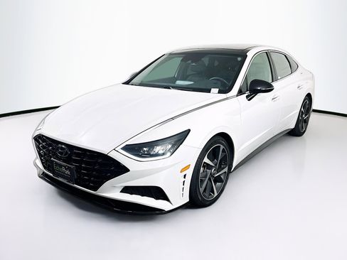 Used 2022 Hyundai Sonata SEL Plus w/ Preferred Accessory Package image 3