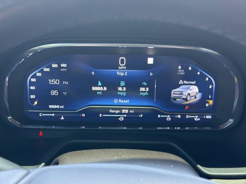 Used 2022 Chevrolet Tahoe LT w/ Luxury Package RWD image 21