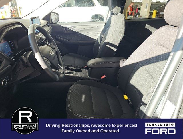 Used 2025 Ford Escape Active AWD/4WD image 5