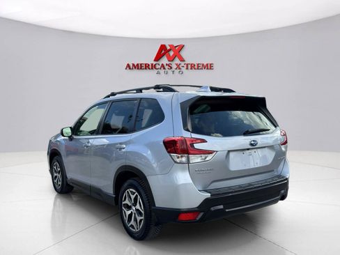 Used 2020 Subaru Forester Premium AWD/4WD image 4
