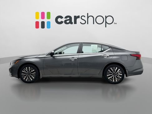 Used 2023 Nissan Altima 2.5 SV FWD image 2