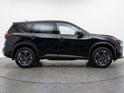 Used 2025 Nissan Rogue SV image 11