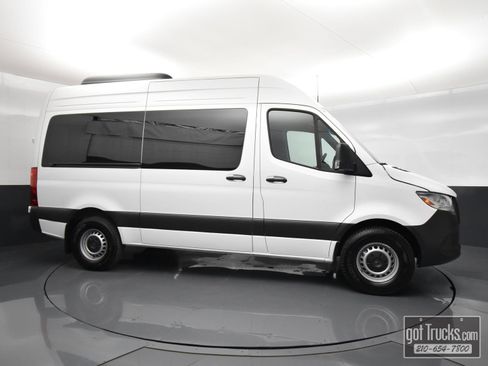 Used 2024 Mercedes-Benz Sprinter 2500 image 49