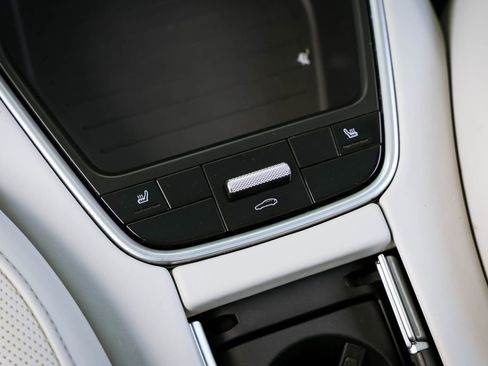 Used 2019 Porsche Panamera GTS w/ Premium Package Plus image 34