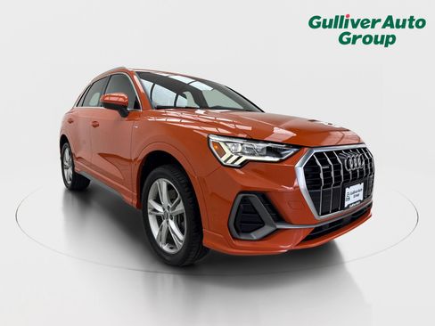 Used 2020 Audi Q3 2.0T Premium Plus w/ Premium Plus Package AWD/4WD image 13