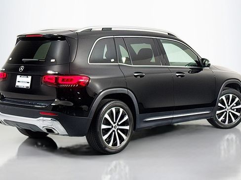 Used 2023 Mercedes-Benz GLB 250 4MATIC image 11