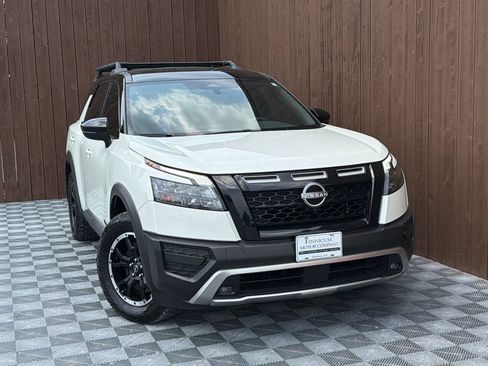 Used 2024 Nissan Pathfinder Rock Creek AWD/4WD image 12
