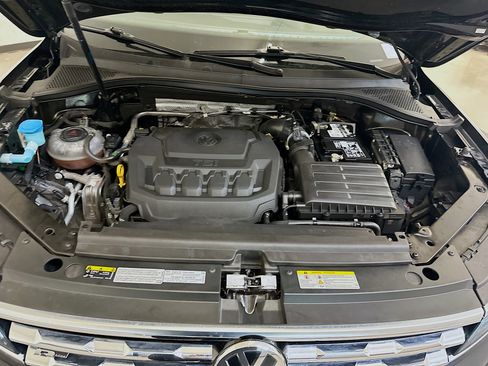 Used 2021 Volkswagen Tiguan SEL Premium R-Line image 36