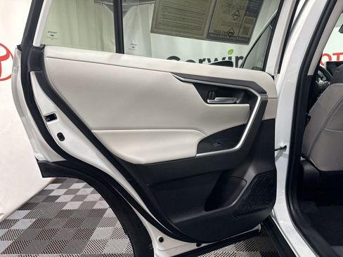 Used 2025 Toyota RAV4 XLE image 16
