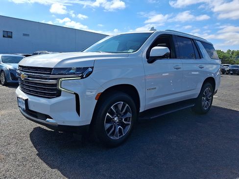Certified 2023 Chevrolet Tahoe LT w/ Luxury Package AWD/4WD image 3