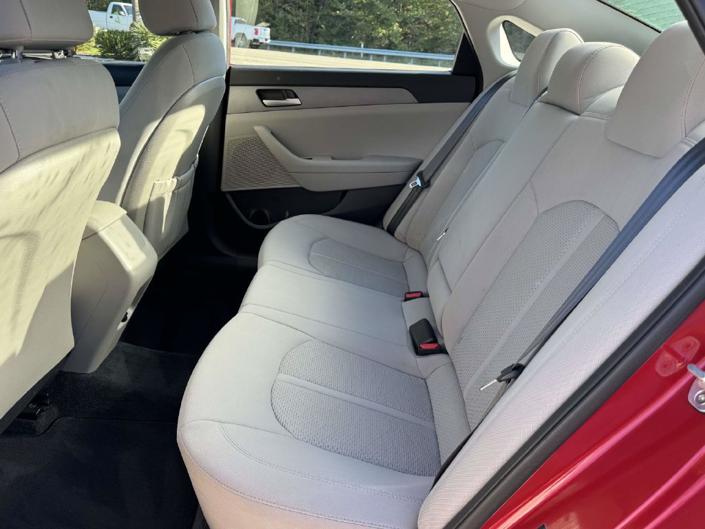 Used 2018 Hyundai Sonata SE FWD image 17