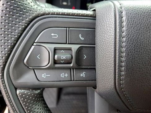 Used 2025 Toyota Tacoma SR5 image 17