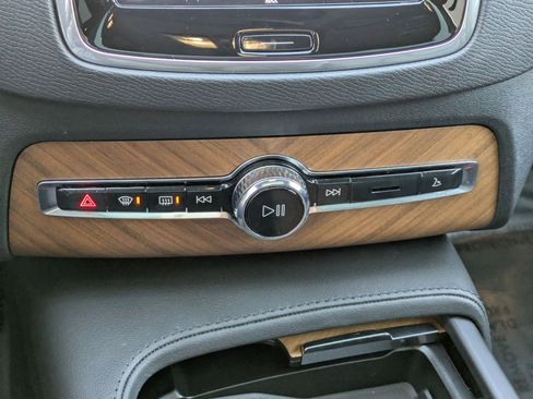 Certified 2023 Volvo XC90 T8 Plus w/ Protection Package Premier image 22