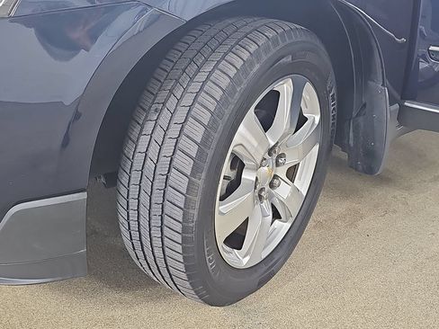 Certified 2017 Chevrolet Traverse Premier FWD image 40