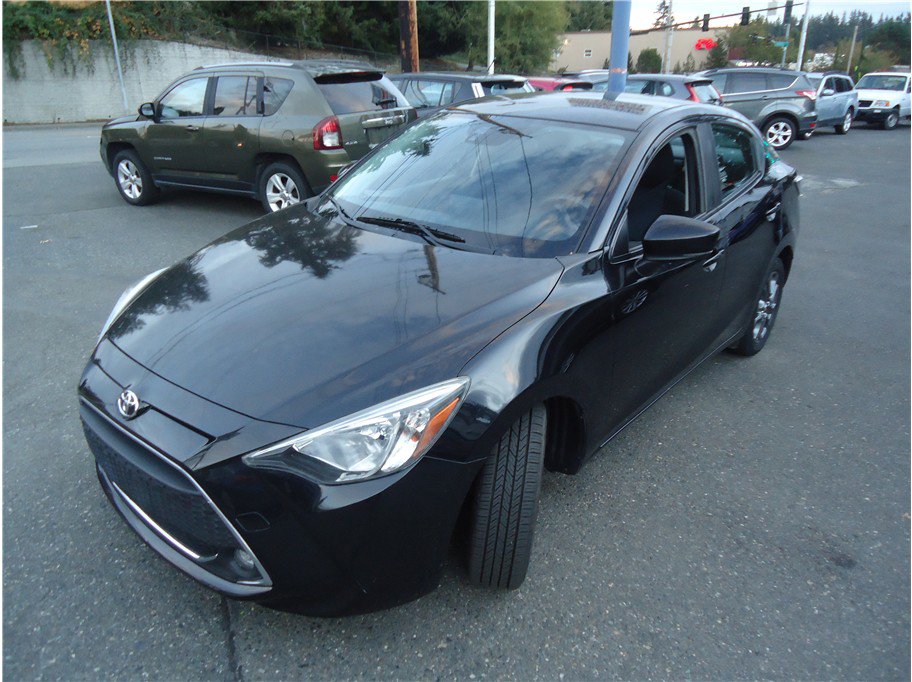 Used 2019 Toyota Yaris LE FWD image 1