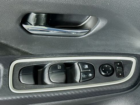 Used 2023 Nissan Versa SR w/ Trunk Package FWD image 22
