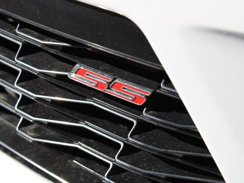 Used 2018 Chevrolet Camaro SS RWD image 18