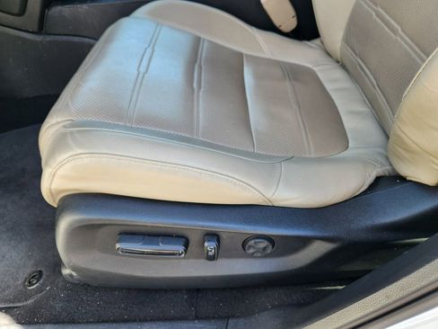 Used 2018 Honda CR-V Touring image 16