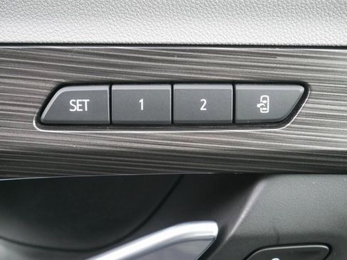 Used 2020 GMC Terrain SLT w/ Preferred Package image 26