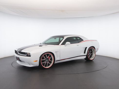 Used 2010 Dodge Challenger R/T image 38