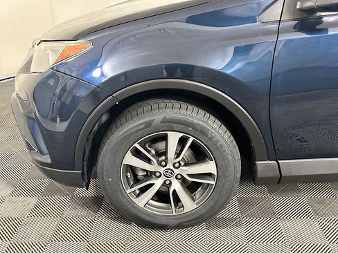 Used 2017 Toyota RAV4 XLE FWD image 11