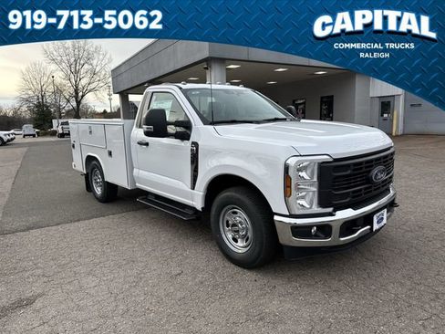New 2026 Ford F250 XL w/ XL Chrome Package image 2