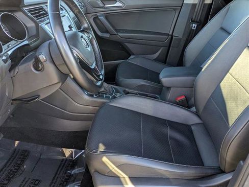 Used 2019 Volkswagen Tiguan SE image 15