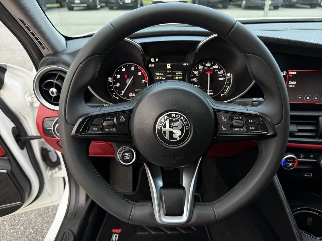 Used 2021 Alfa Romeo Giulia Sprint w/ Nero Edizione AWD/4WD image 18