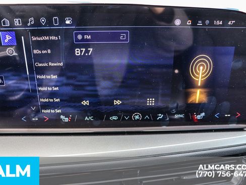 Used 2025 Chevrolet Traverse LT w/ Enhanced Driving Package image 43