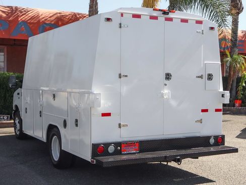 Used 2016 Ford E-350 and Econoline 350 Super Duty w/ Power Windows & Locks Group RWD image 7
