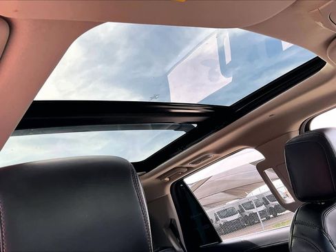 Used 2020 Ford Expedition Platinum image 14